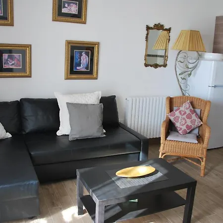 Casa Con Vista Rentals, Honeysuckle *