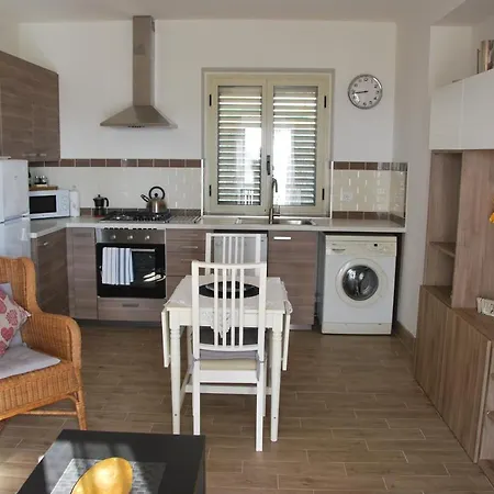 Casa Con Vista Holiday Rentals, Honeysuckle Apartment *